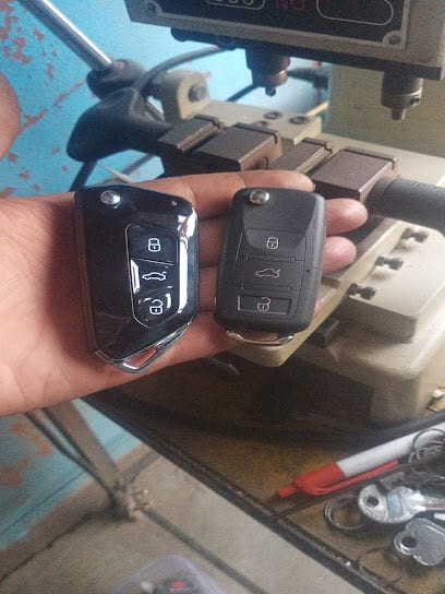 M K key maker