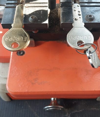 ROYAL KEY MAKER